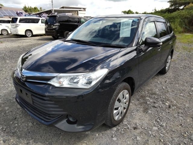 1599 Toyota Corolla fielder NZE164G 2017 г. (LUM Tokyo Nyusatsu)